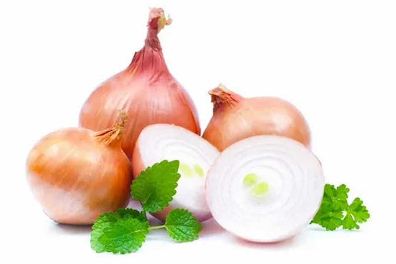 تصویر 3 از پیاز زرد پر آب زرد مرطوب و گوشت دار برای آشپزی تازه